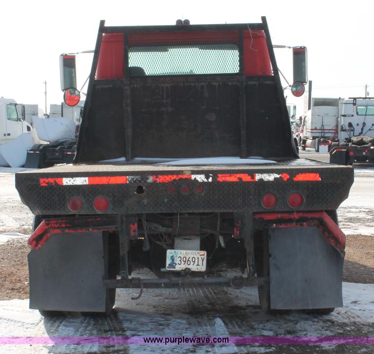 image for item H8360 1990 International 8100 flatbed truck