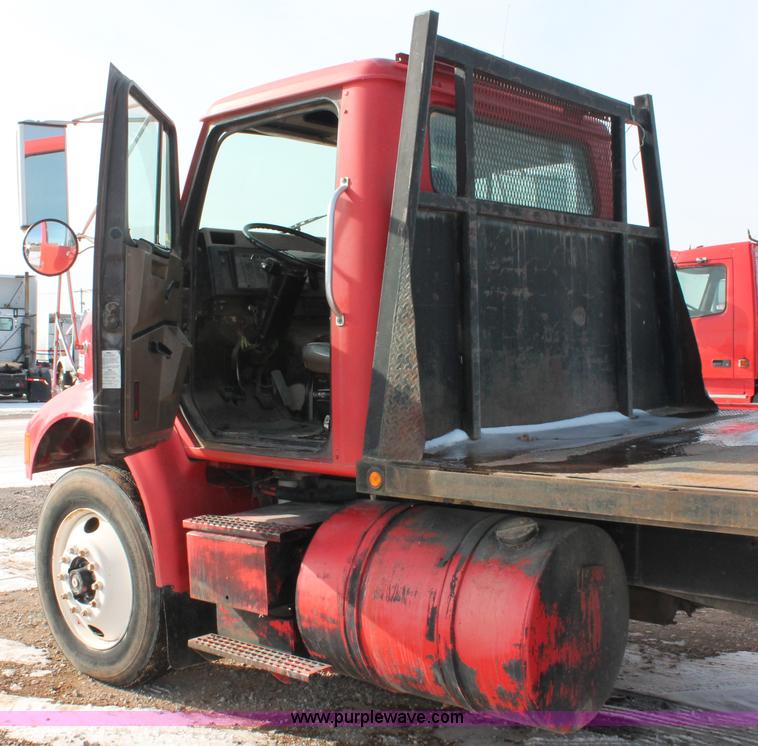 image for item H8360 1990 International 8100 flatbed truck