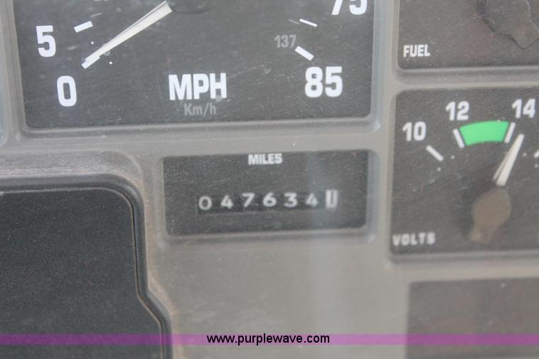 image for item H8360 1990 International 8100 flatbed truck