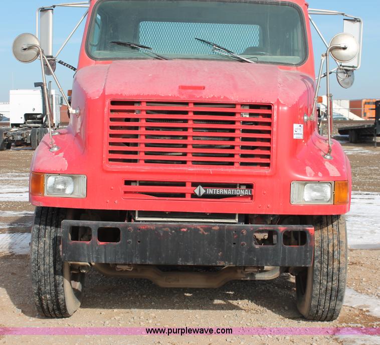image for item H8360 1990 International 8100 flatbed truck