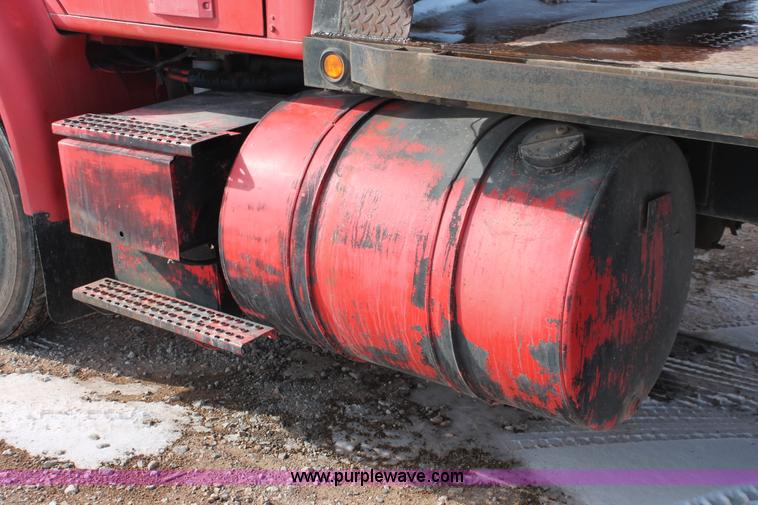 image for item H8360 1990 International 8100 flatbed truck