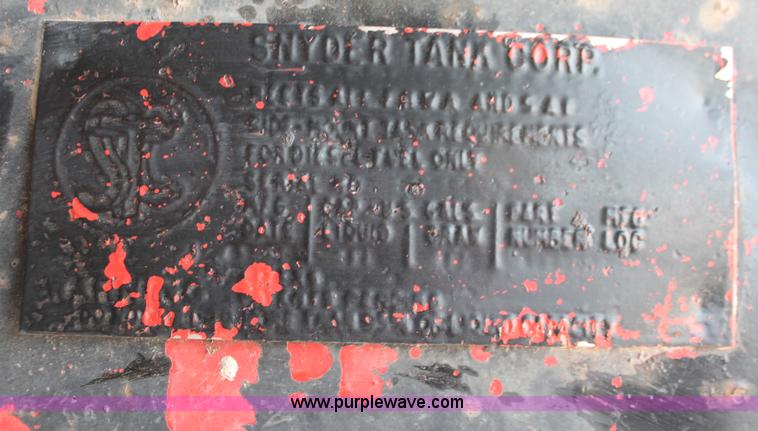 image for item H8360 1990 International 8100 flatbed truck