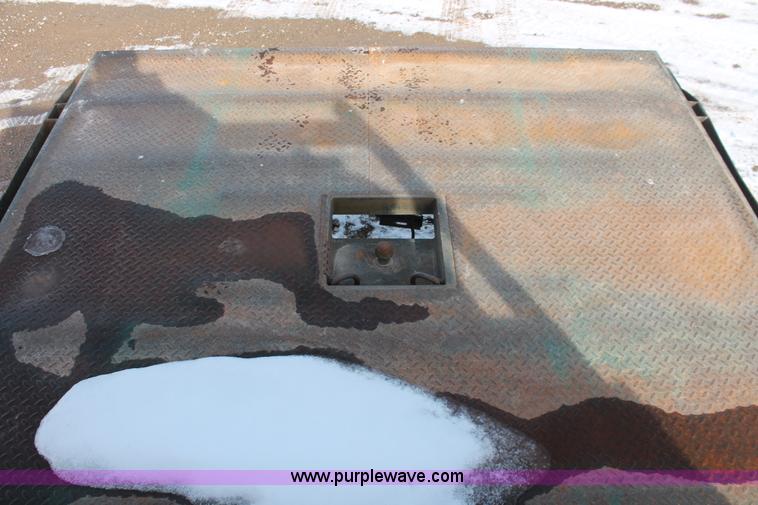 image for item H8360 1990 International 8100 flatbed truck