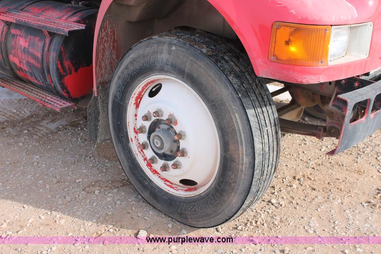 image for item H8360 1990 International 8100 flatbed truck