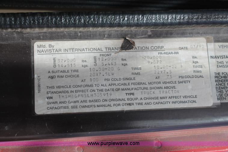 image for item H8360 1990 International 8100 flatbed truck