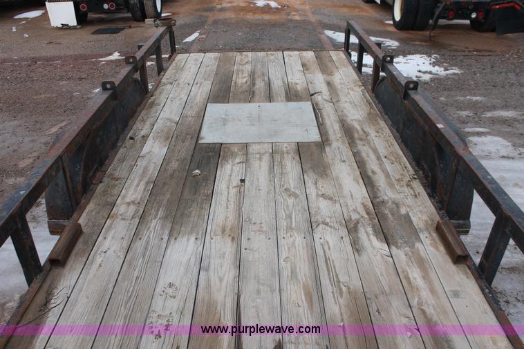 image for item H8362 2008 Parker Performance tandem axle gooseneck trailer