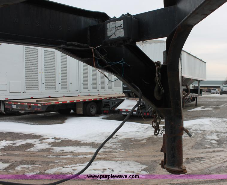 image for item H8362 2008 Parker Performance tandem axle gooseneck trailer
