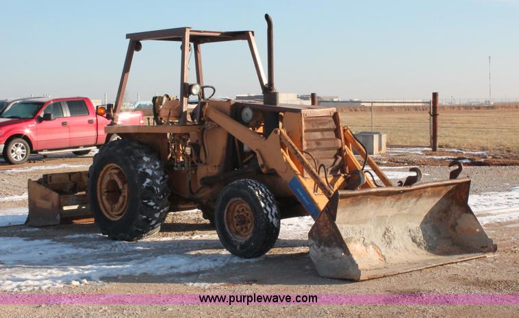 image for item H8369 1987 Case 480E landscape loader
