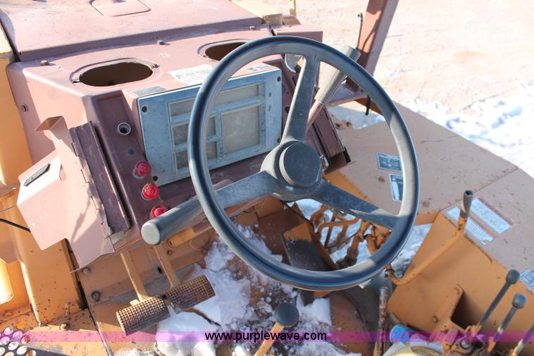 image for item H8369 1987 Case 480E landscape loader