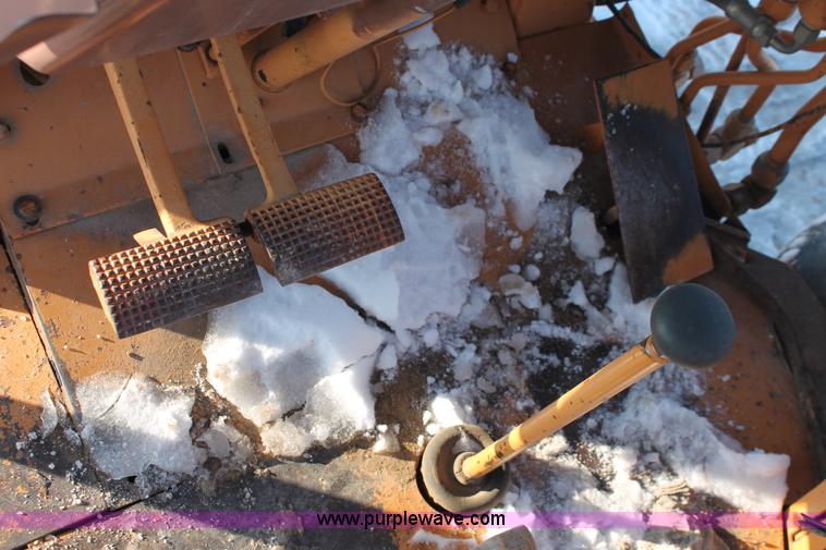 image for item H8369 1987 Case 480E landscape loader