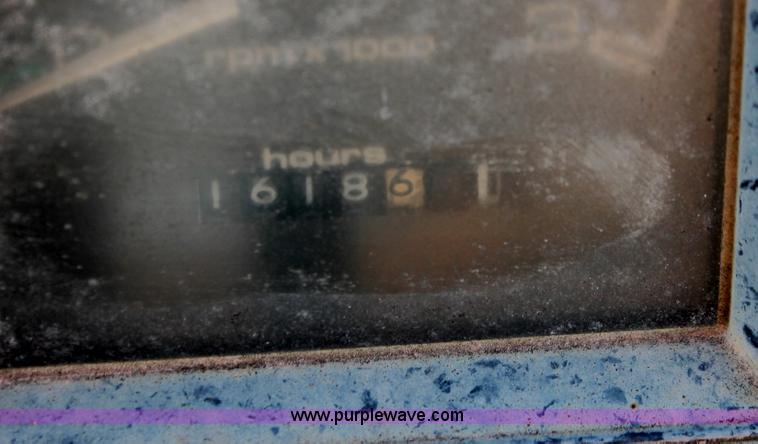 image for item H8369 1987 Case 480E landscape loader