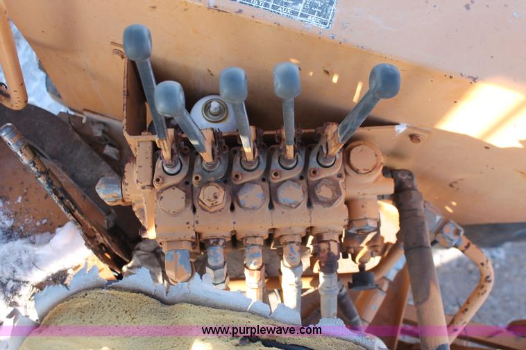 image for item H8369 1987 Case 480E landscape loader