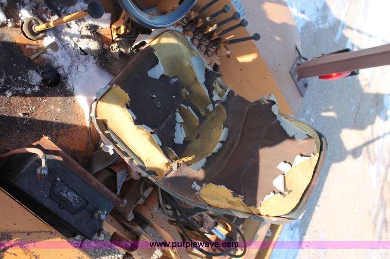 image for item H8369 1987 Case 480E landscape loader