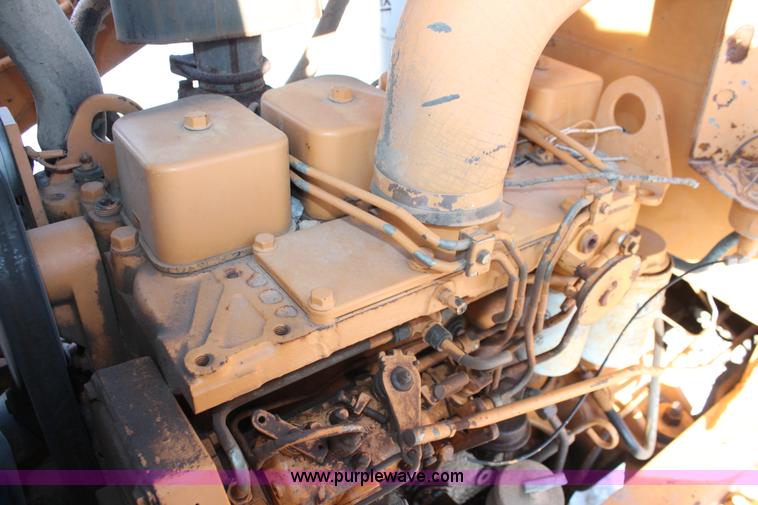 image for item H8369 1987 Case 480E landscape loader