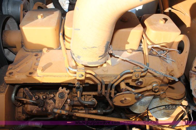 image for item H8369 1987 Case 480E landscape loader