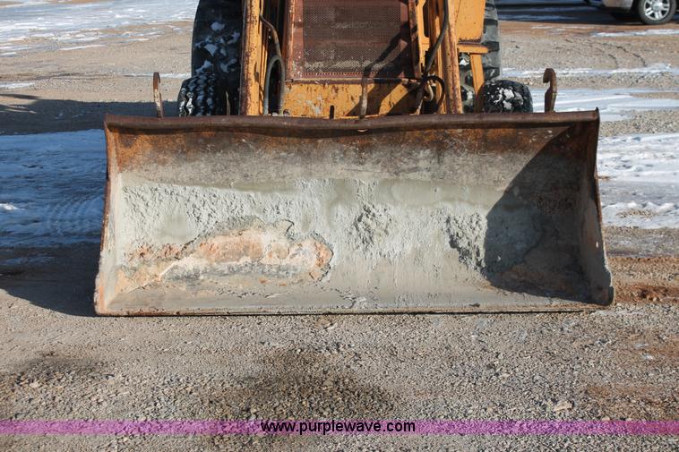 image for item H8369 1987 Case 480E landscape loader