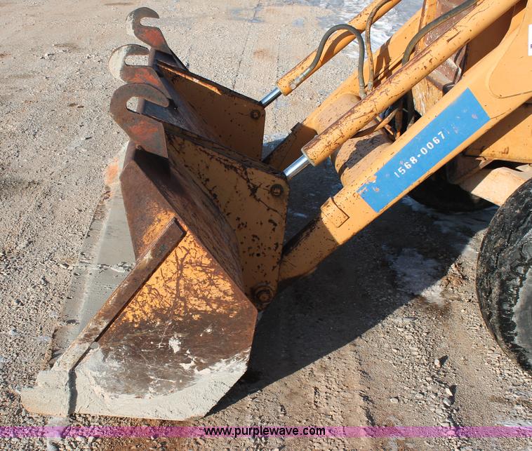 image for item H8369 1987 Case 480E landscape loader