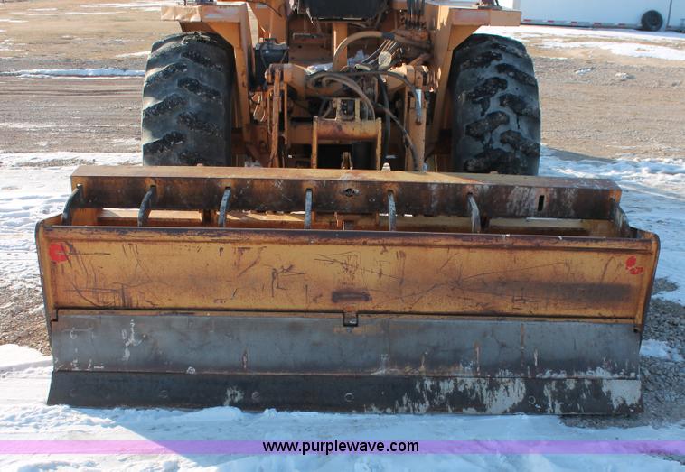 image for item H8369 1987 Case 480E landscape loader