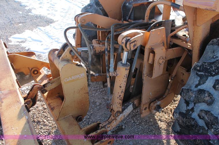 image for item H8369 1987 Case 480E landscape loader