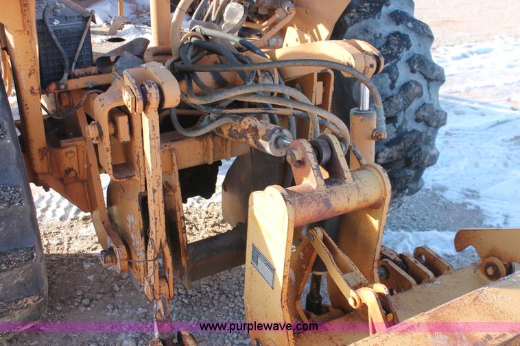 image for item H8369 1987 Case 480E landscape loader