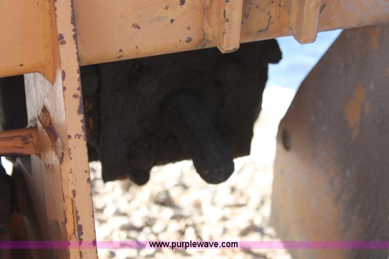 image for item H8369 1987 Case 480E landscape loader