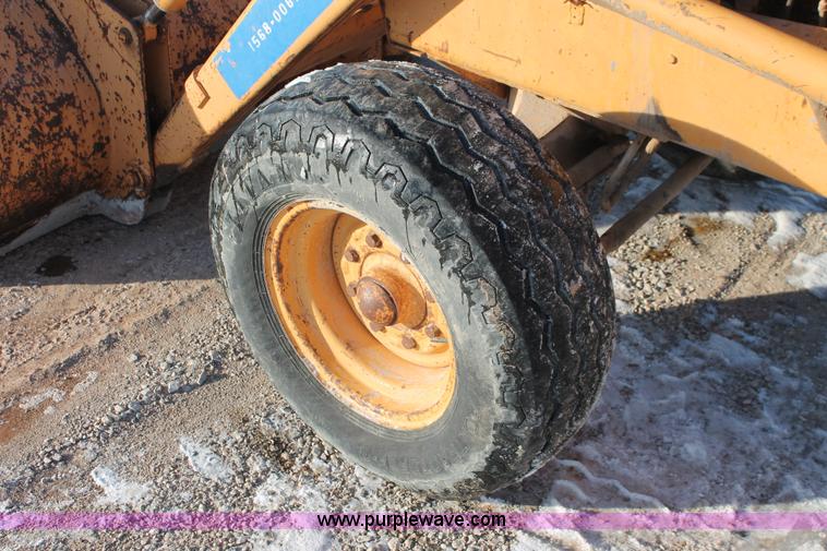 image for item H8369 1987 Case 480E landscape loader