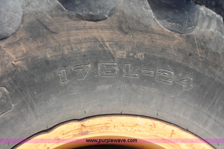 image for item H8369 1987 Case 480E landscape loader