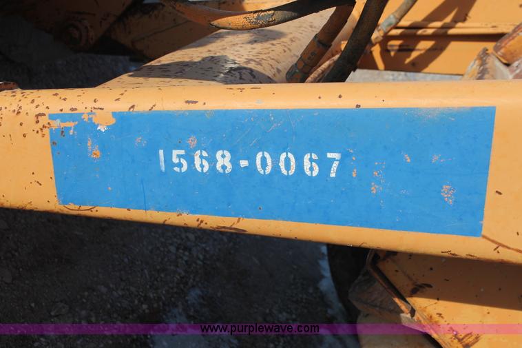 image for item H8369 1987 Case 480E landscape loader