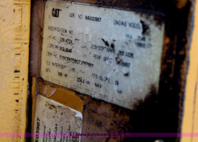 image for item H8371 2006 Peterbilt 335 flatbed truck