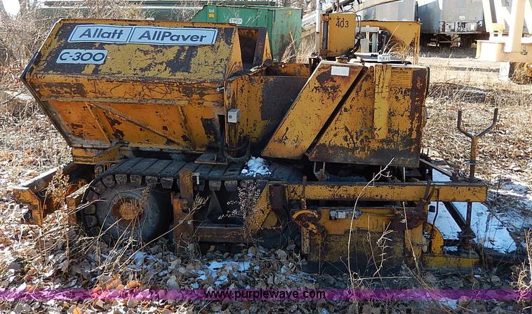 image for item I9456 Allatt C300 paver