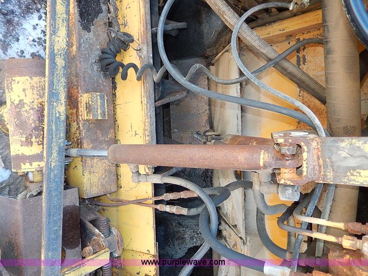 image for item I9456 Allatt C300 paver