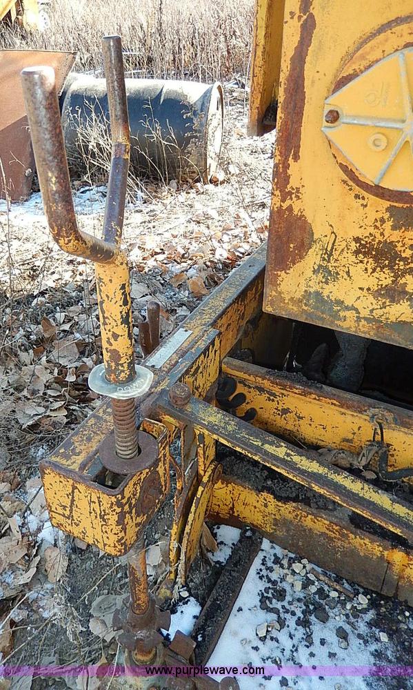 image for item I9456 Allatt C300 paver