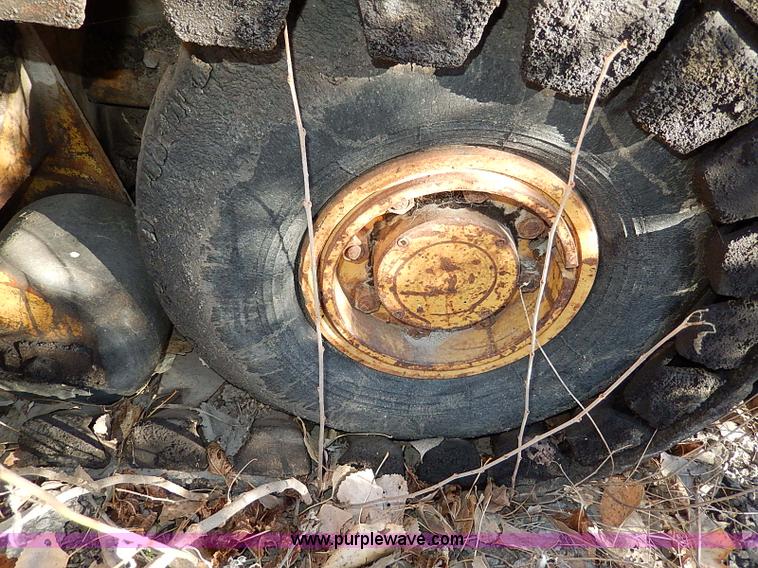 image for item I9456 Allatt C300 paver