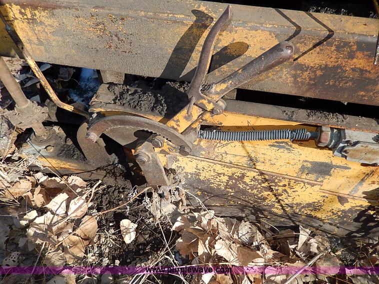 image for item I9456 Allatt C300 paver