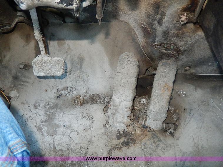 image for item I9476 1969 Mack R600 oil distributor truck