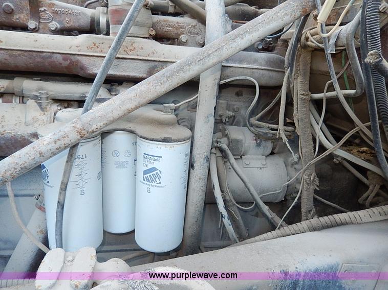 image for item I9476 1969 Mack R600 oil distributor truck