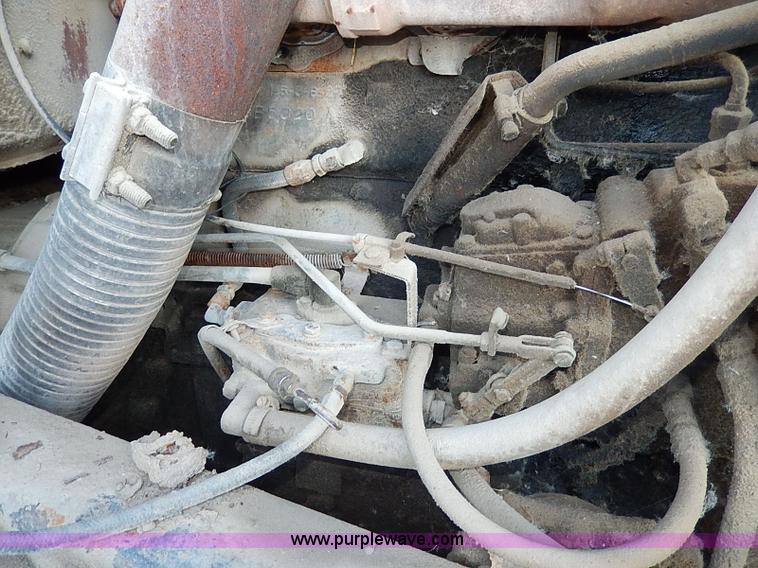 image for item I9476 1969 Mack R600 oil distributor truck