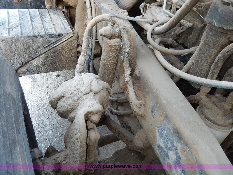 image for item I9476 1969 Mack R600 oil distributor truck