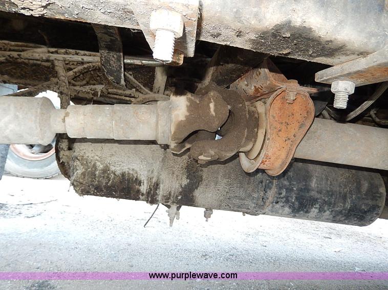 image for item I9476 1969 Mack R600 oil distributor truck