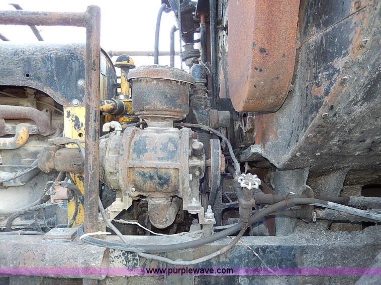 image for item I9476 1969 Mack R600 oil distributor truck