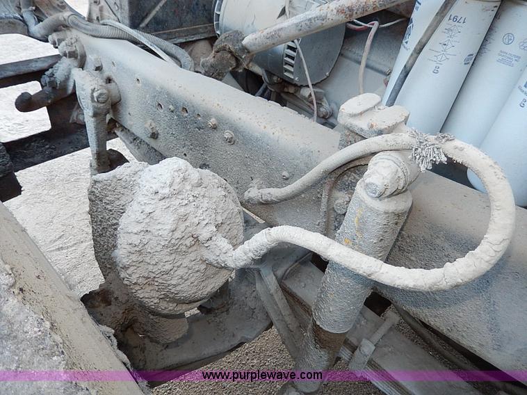 image for item I9476 1969 Mack R600 oil distributor truck