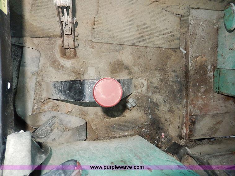 image for item I9477 1969 Mack R600 water truck