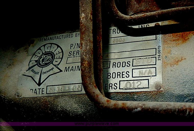 image for item I9477 1969 Mack R600 water truck