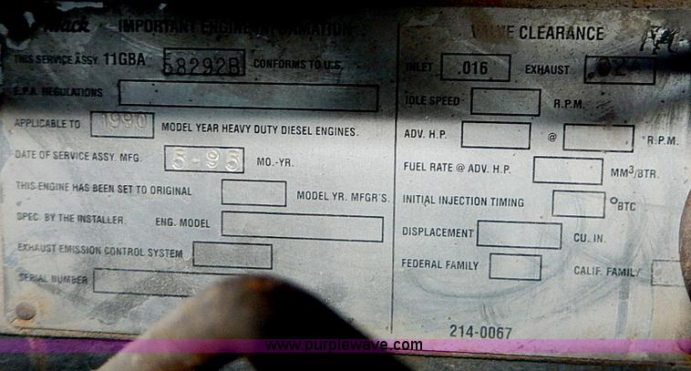 image for item I9477 1969 Mack R600 water truck