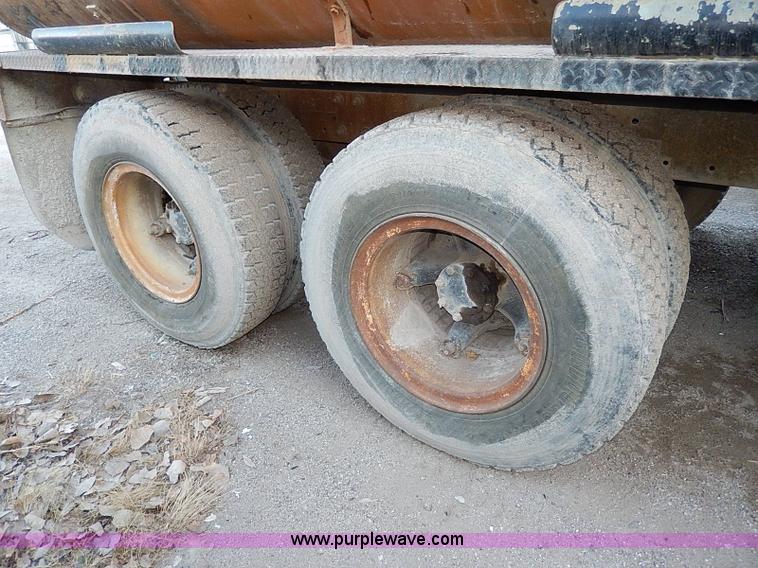 image for item I9477 1969 Mack R600 water truck