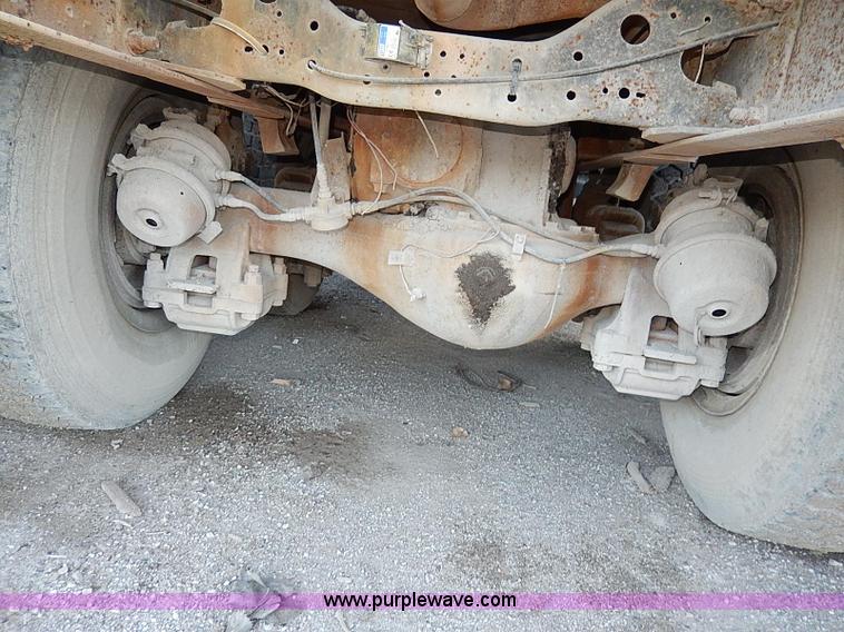 image for item I9477 1969 Mack R600 water truck