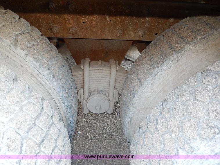 image for item I9477 1969 Mack R600 water truck