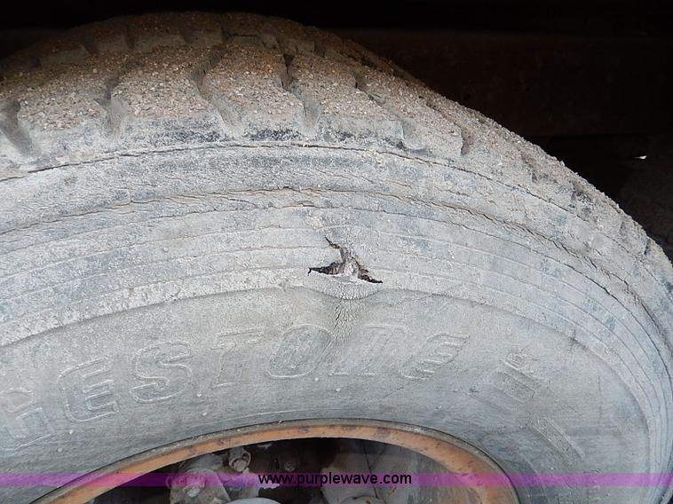 image for item I9477 1969 Mack R600 water truck