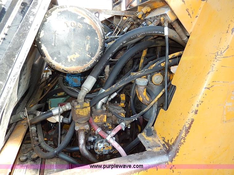 image for item I9482 1977 Hyster C615B vibratory smooth drum roller