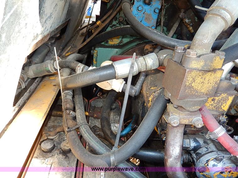 image for item I9482 1977 Hyster C615B vibratory smooth drum roller